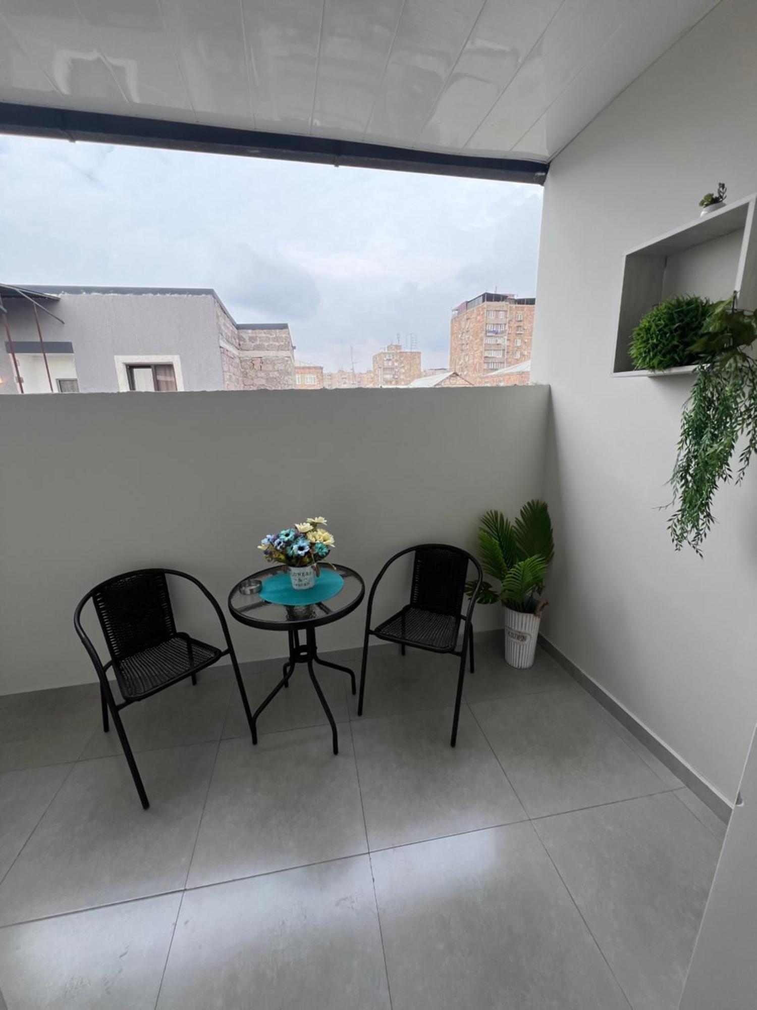 Cosy Apartment With Good Location Self Check In Єреван Екстер'єр фото